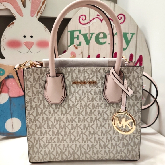 NWOT Michael Kors Mercer Signature Monogram Medium Crossbody Bag, 🩷/🤍/🪙 - Picture 1 of 16